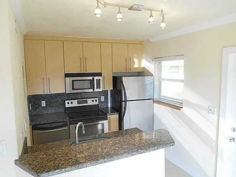 811 NE 14th Place # 6, Fort Lauderdale FL 33304