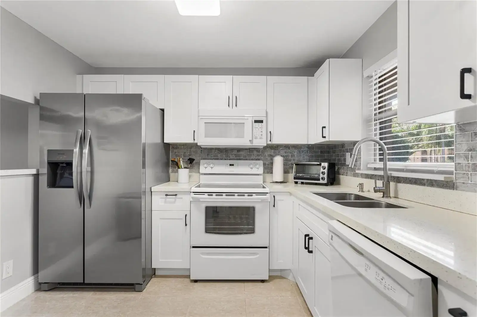 9700 Sunrise Lakes Boulevard # 101, Sunrise FL 33322 photo 2