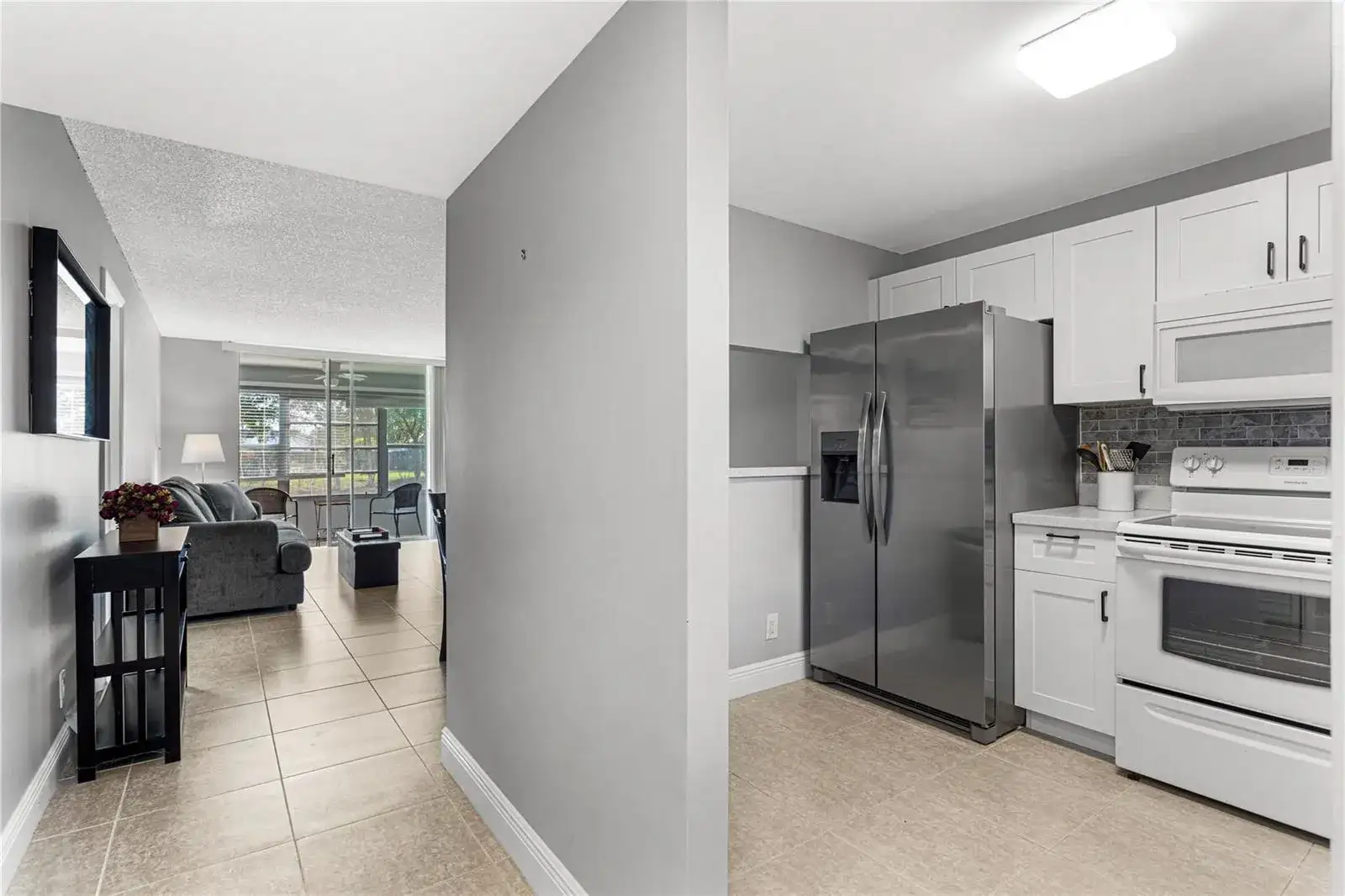 9700 Sunrise Lakes Boulevard # 101, Sunrise FL 33322 photo 3