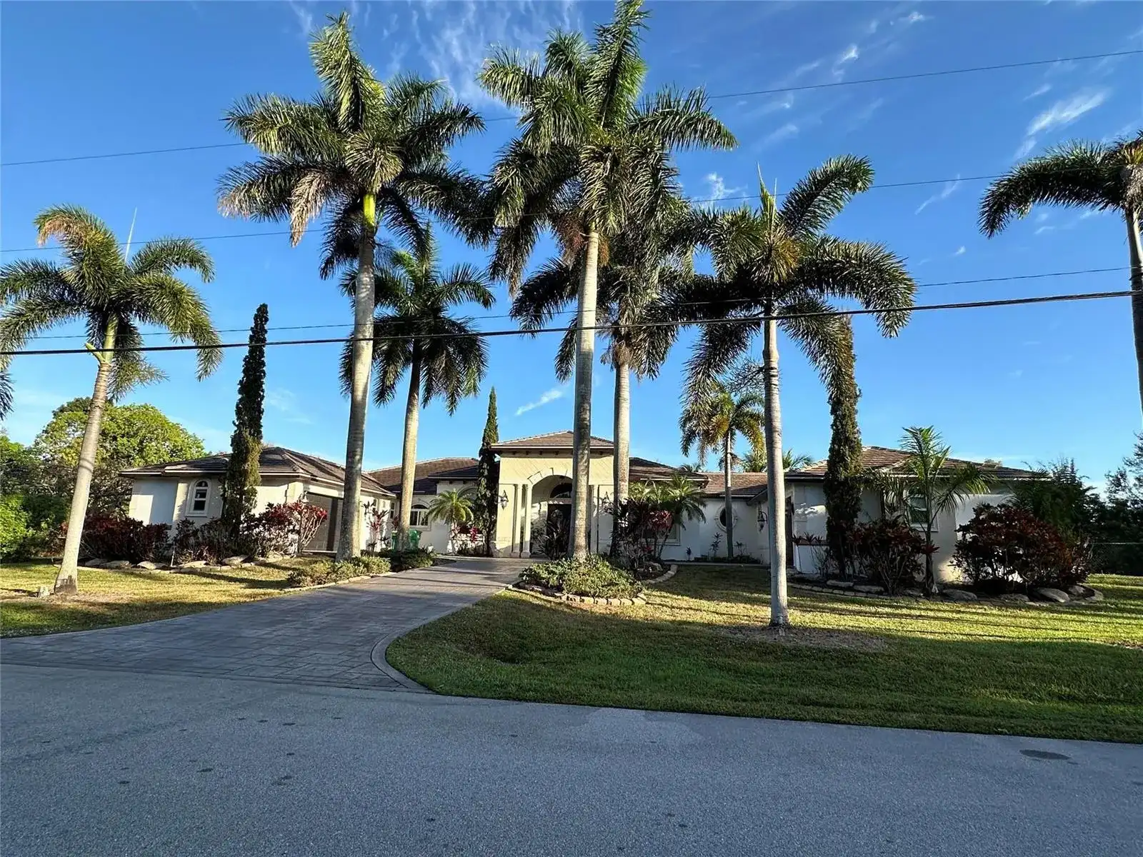 11401 NW 20th Court, Plantation FL 33323