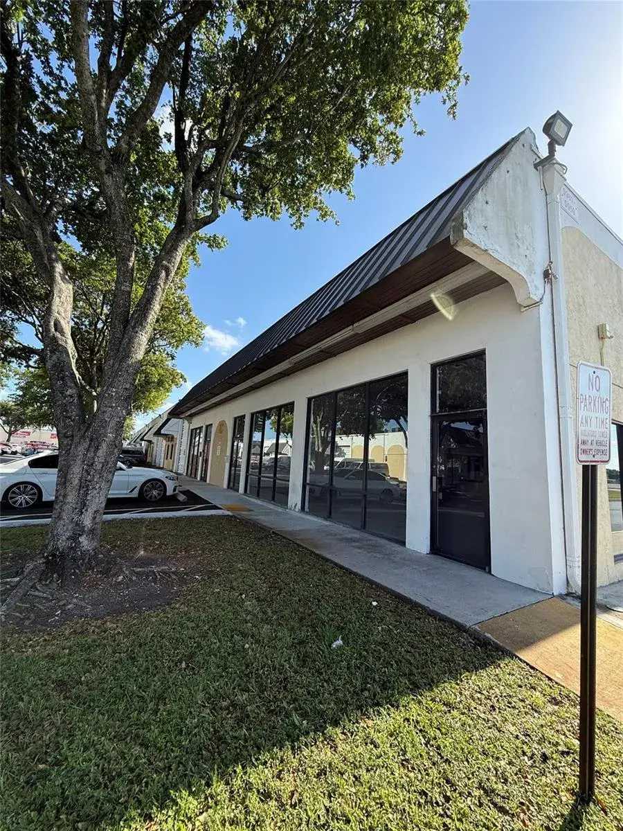 5853 SW 21st Street, West Park FL 33023
