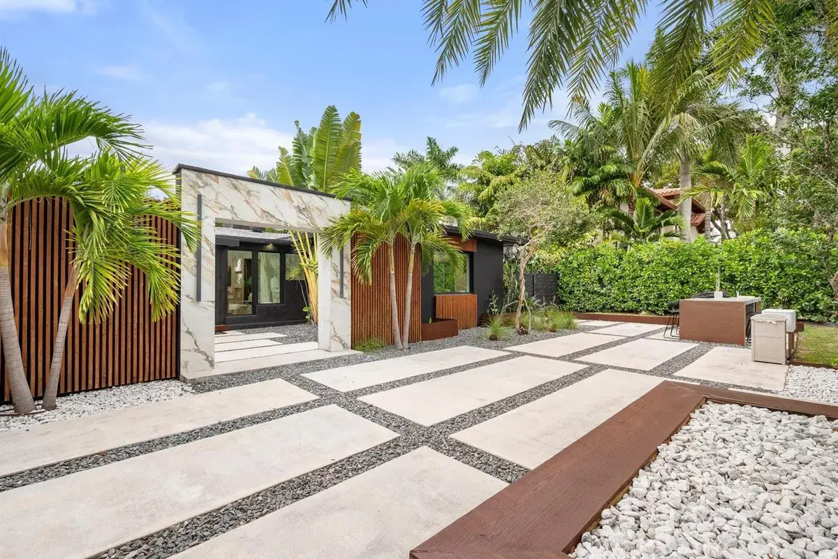 2711 NE 19th Street, Fort Lauderdale FL 33305