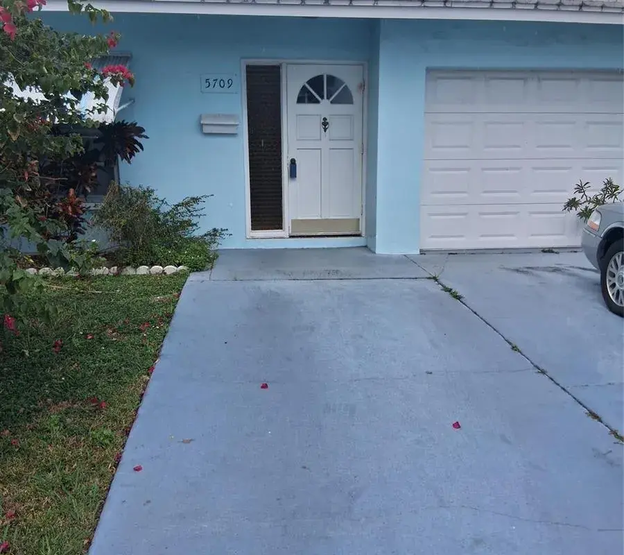 5709 NW 87th Avenue, Tamarac FL 33321