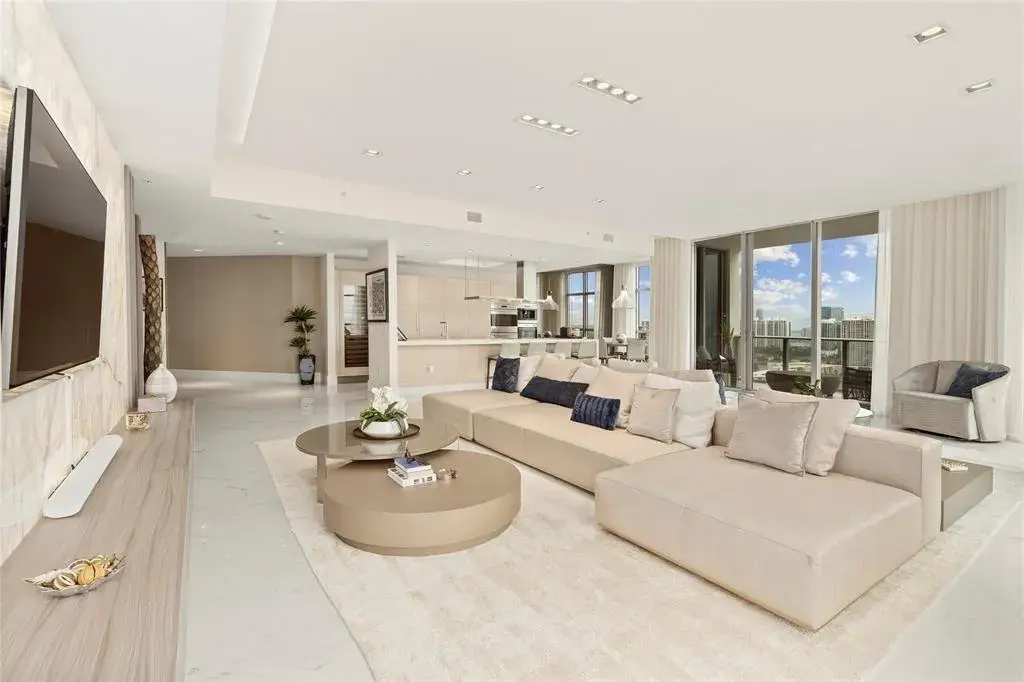 17301 Biscayne Boulevard # 7, Aventura FL 33160