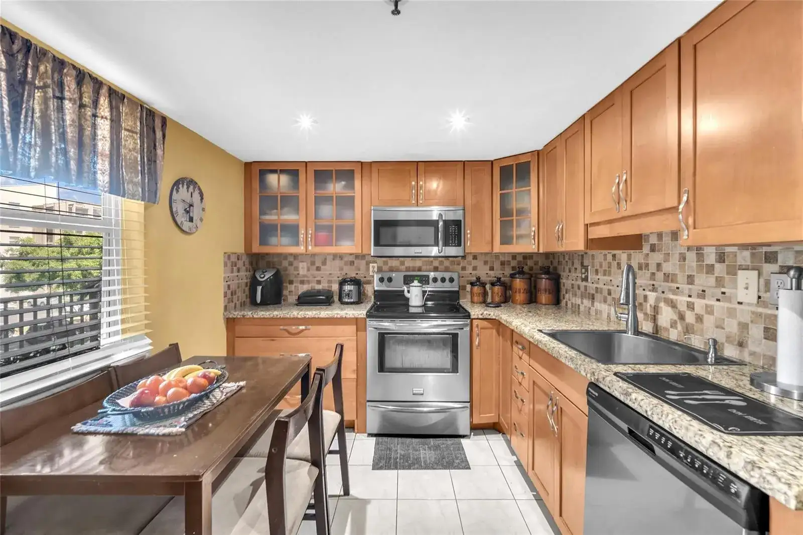 3910 Inverrary Boulevard # B, Lauderhill FL 33319 photo 4