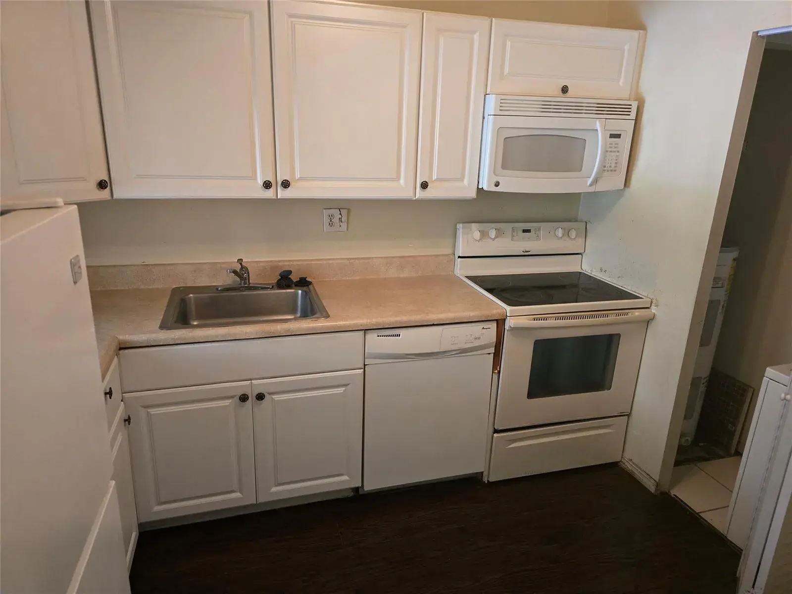 8000 Fairview Drive # 205, Tamarac FL 33321