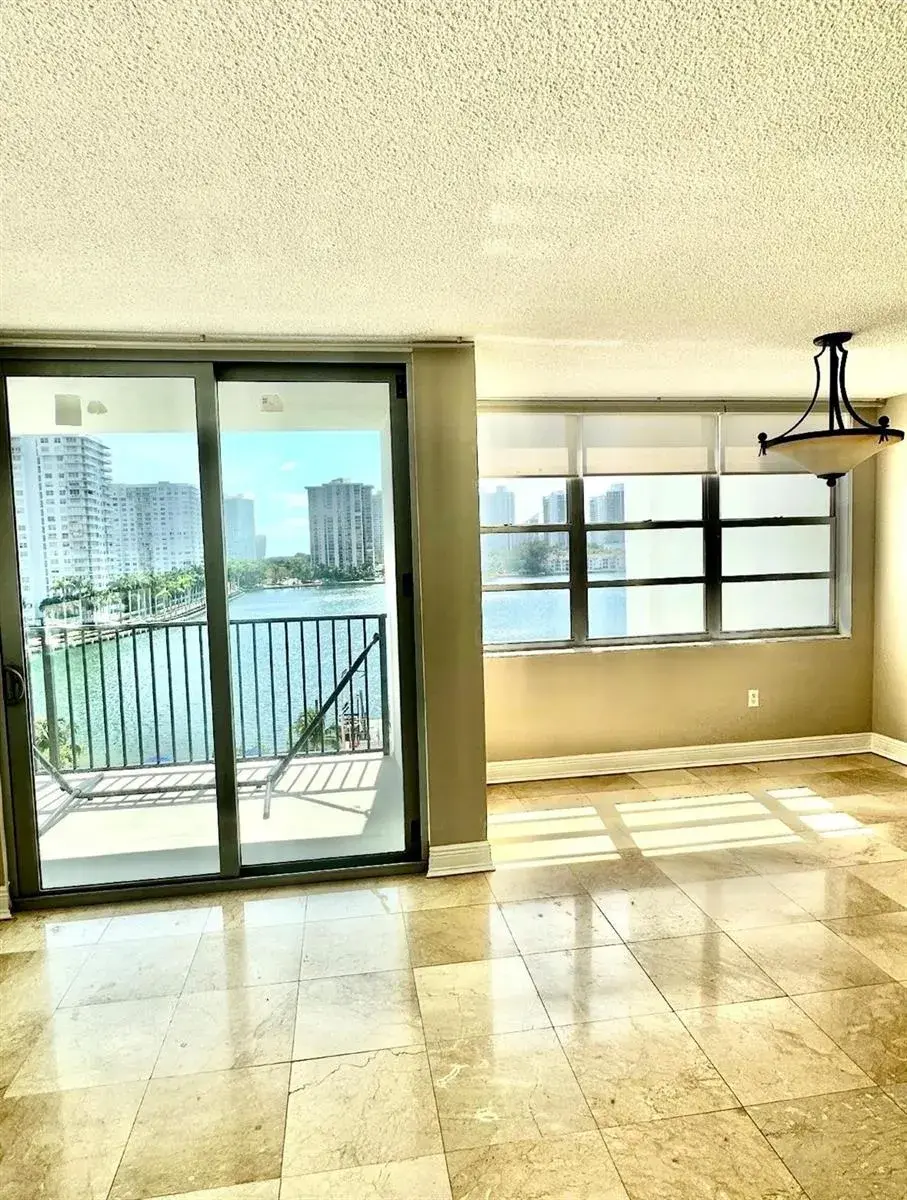 2750 NE 183rd Street # 709, Aventura FL 33160