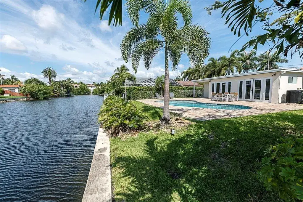 1162 Hayes Street, Hollywood FL 33019