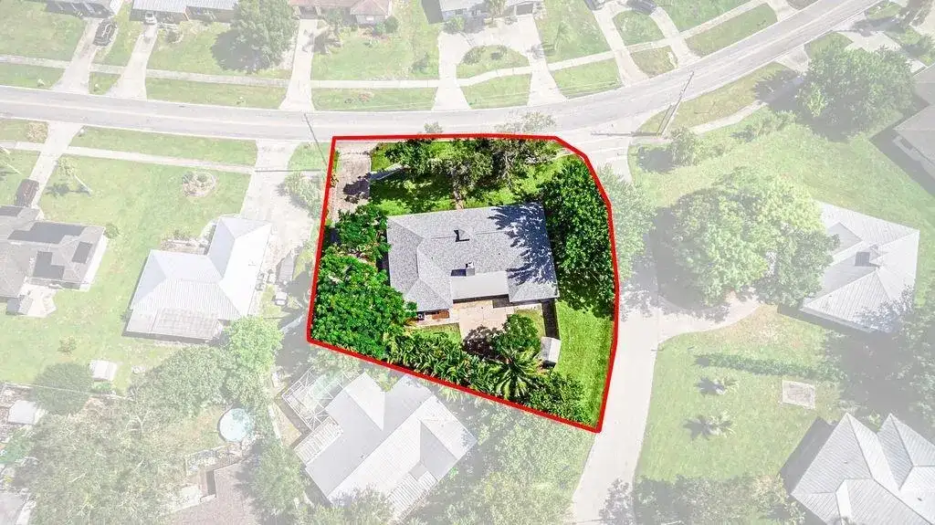 300 Riomar Drive, Port St. Lucie FL 34952 photo 5