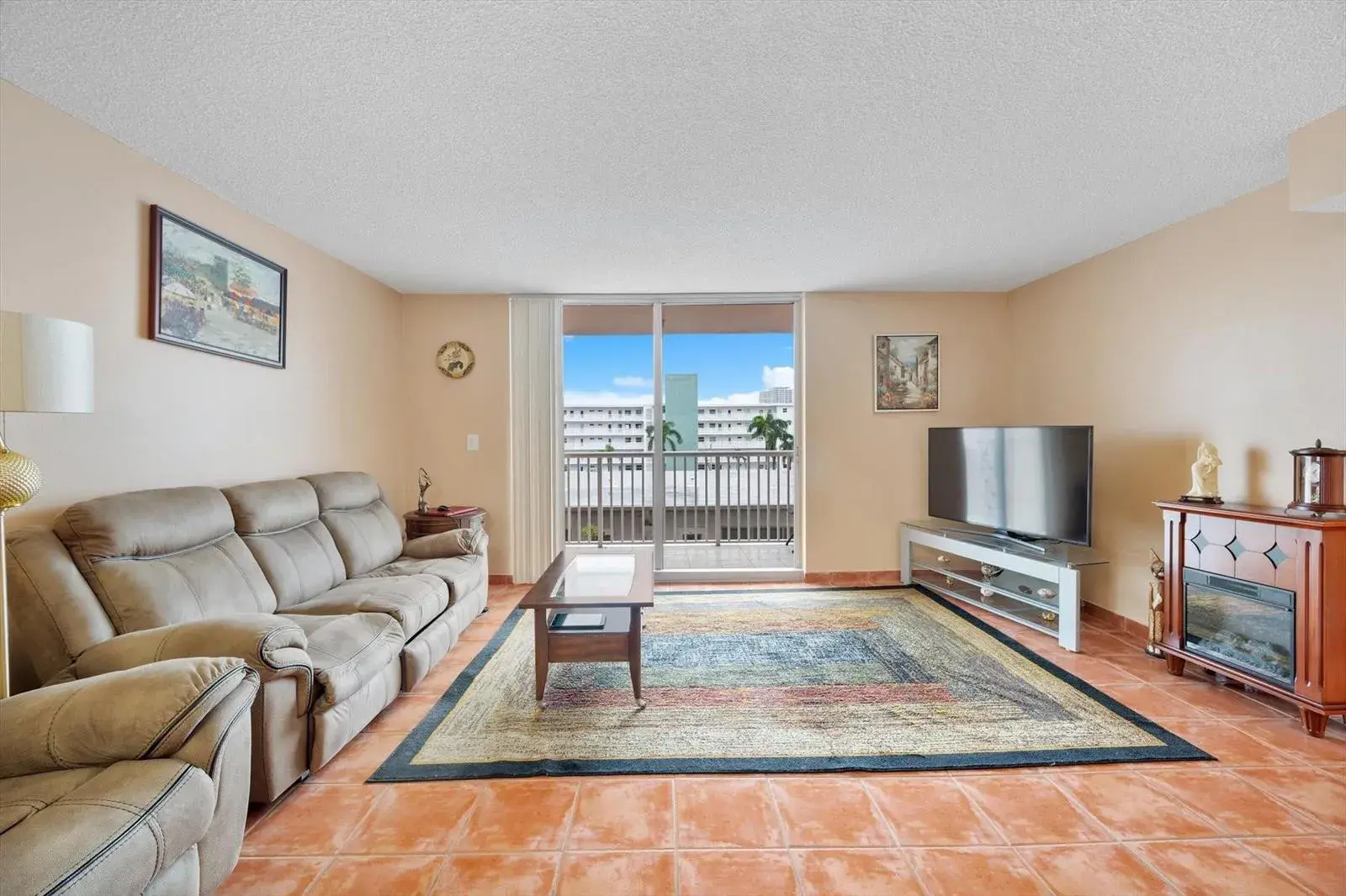 3161 S Ocean Drive # 409, Hallandale Beach FL 33009