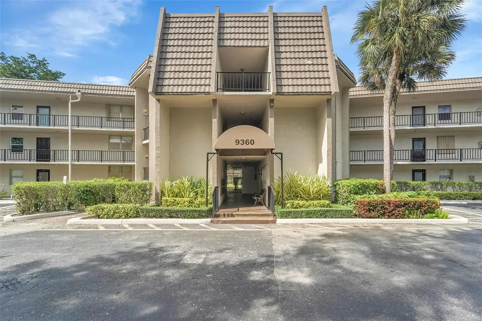 9360 Lime Bay Boulevard # 207, Tamarac FL 33321 photo 2