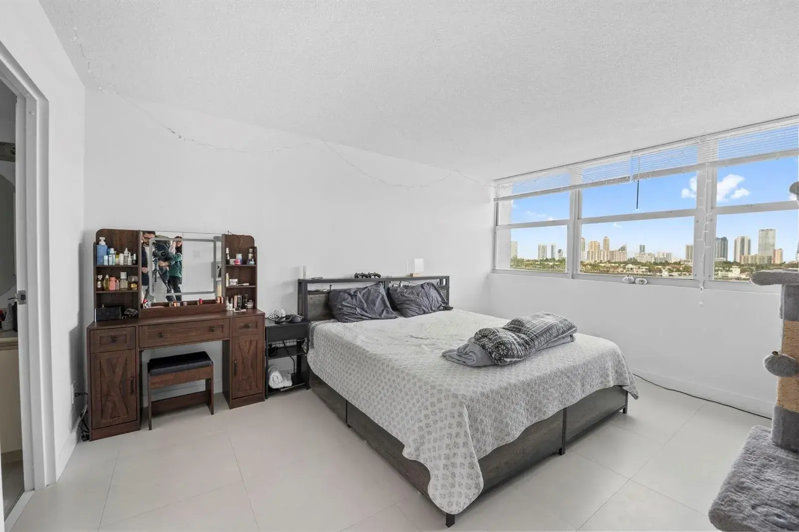 16558 NE 26th Avenue # 6c, North Miami Beach FL 33160