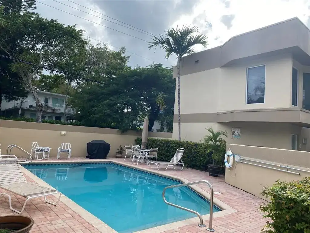 101 SE 15th Avenue, Fort Lauderdale FL 33301 photo 2