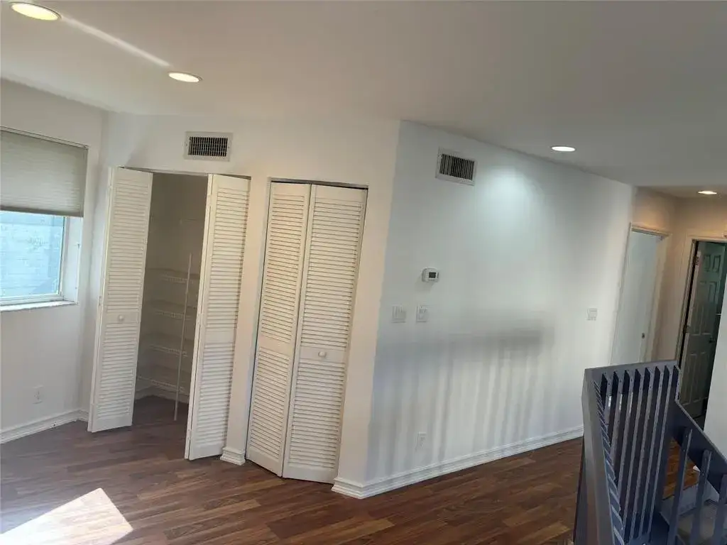 101 SE 15th Avenue, Fort Lauderdale FL 33301 photo 3