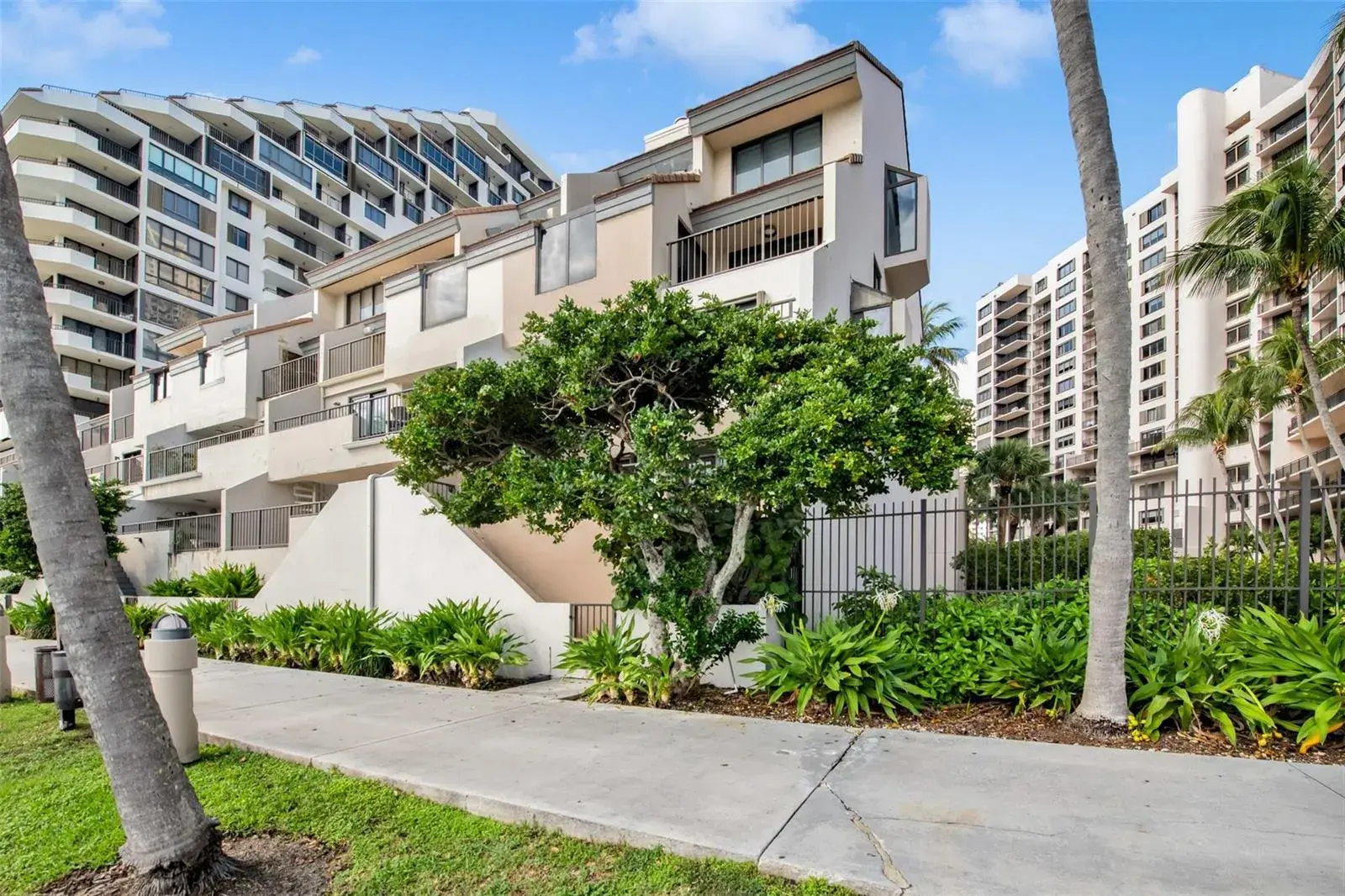 520 E Brickell Key Drive, Miami FL 33131