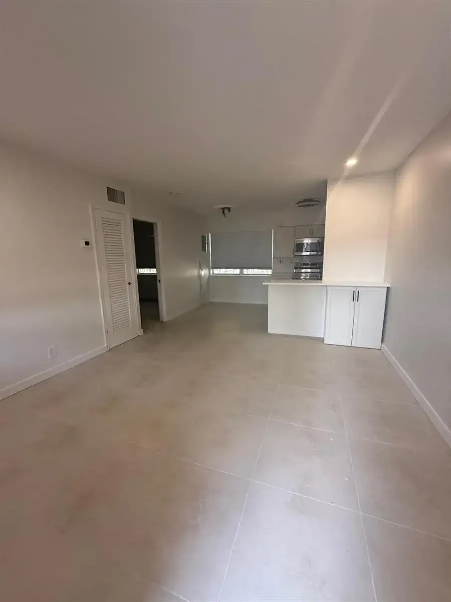2725 Middle River Drive # 11, Fort Lauderdale FL 33306 photo 3