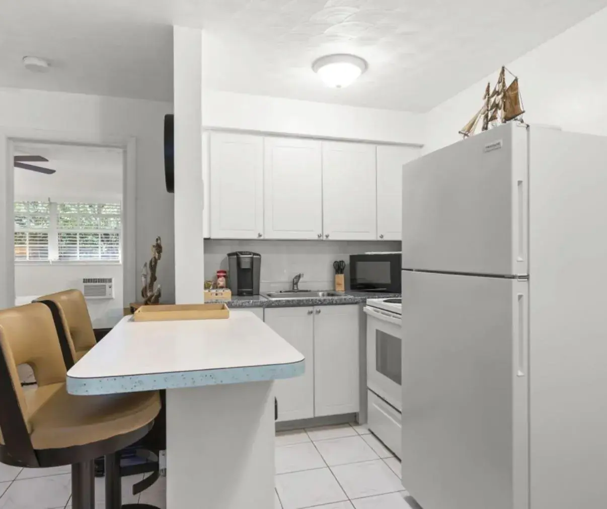 820 NE 16th Avenue # 4, Fort Lauderdale FL 33304