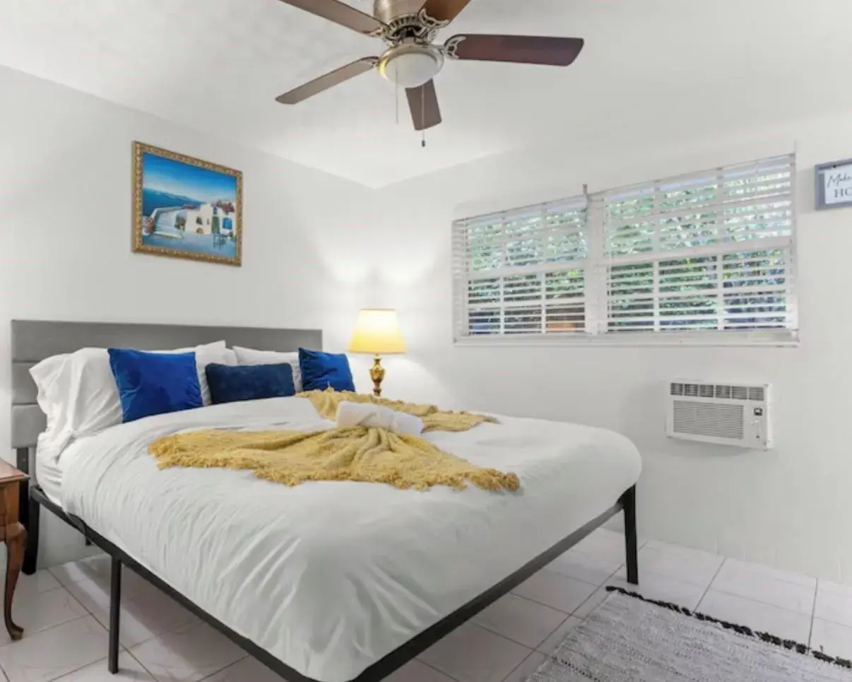 820 NE 16th Avenue # 4, Fort Lauderdale FL 33304