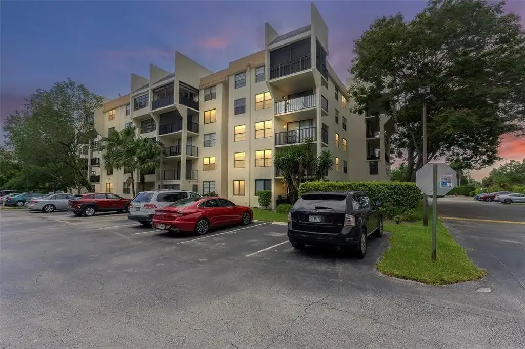 6190 Woodlands Boulevard # 107, Tamarac FL 33319 photo 2