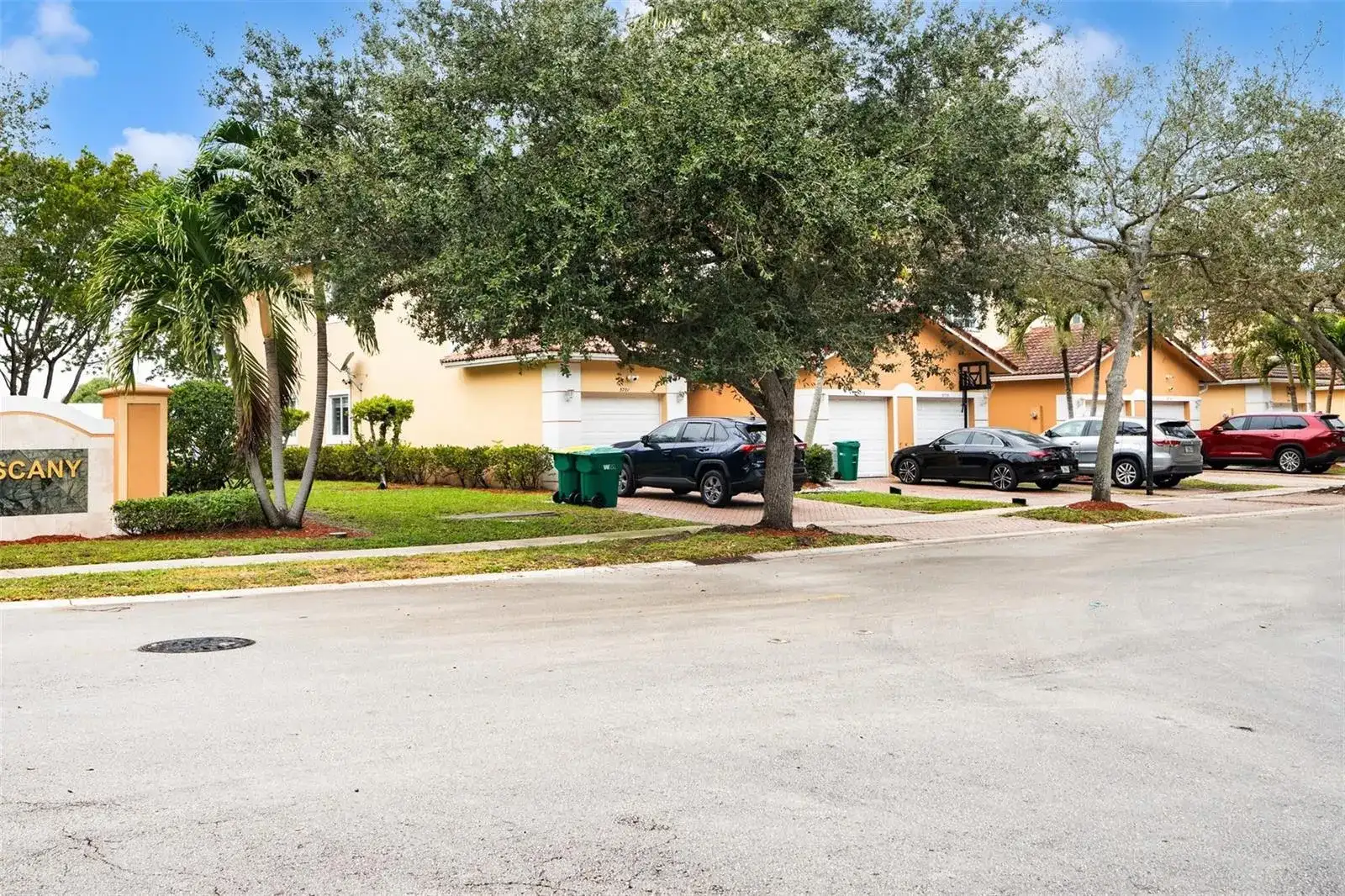 5722 Tuscany Terrace, Tamarac FL 33321 photo 2