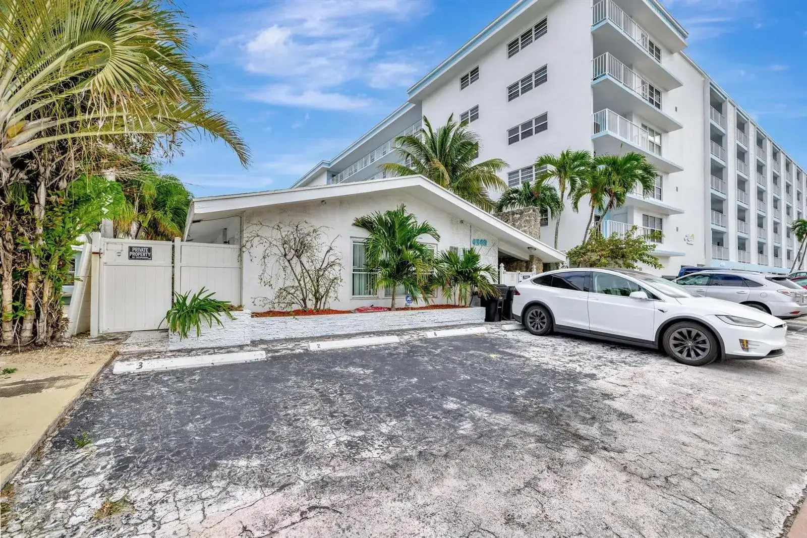 4548 N Ocean # 2, Lauderdale By The Sea FL 33313 photo 2