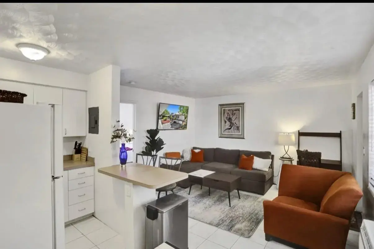 820 NE 16th Avenue # 2, Fort Lauderdale FL 33304