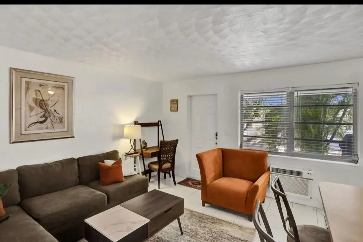 820 NE 16th Avenue # 2, Fort Lauderdale FL 33304