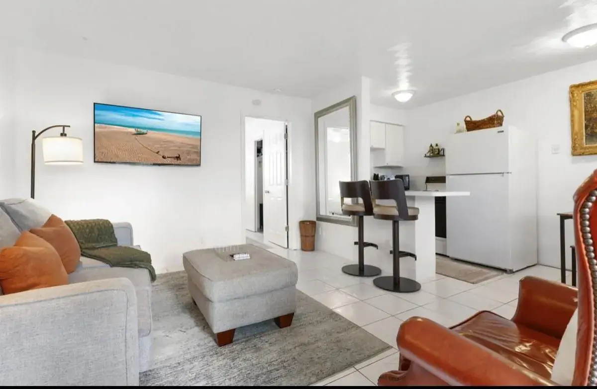 820 NE 16th Avenue # 7, Fort Lauderdale FL 33304