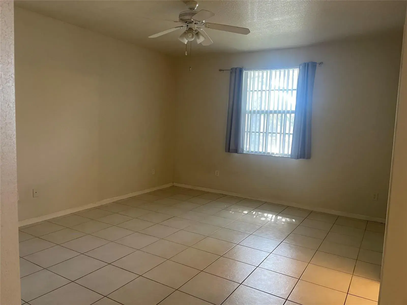 717 NE 4th Street, Hallandale Beach FL 33009
