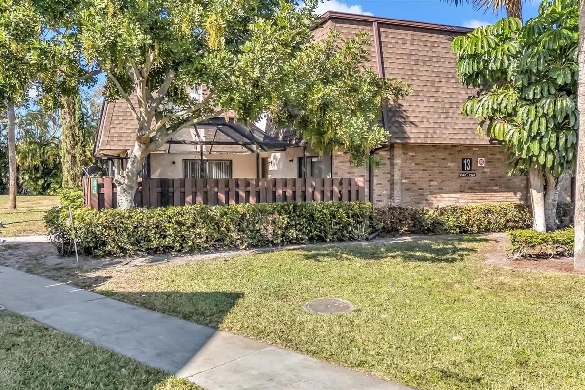 2540 NW 99 Avenue # 2540, Coral Springs FL 33065