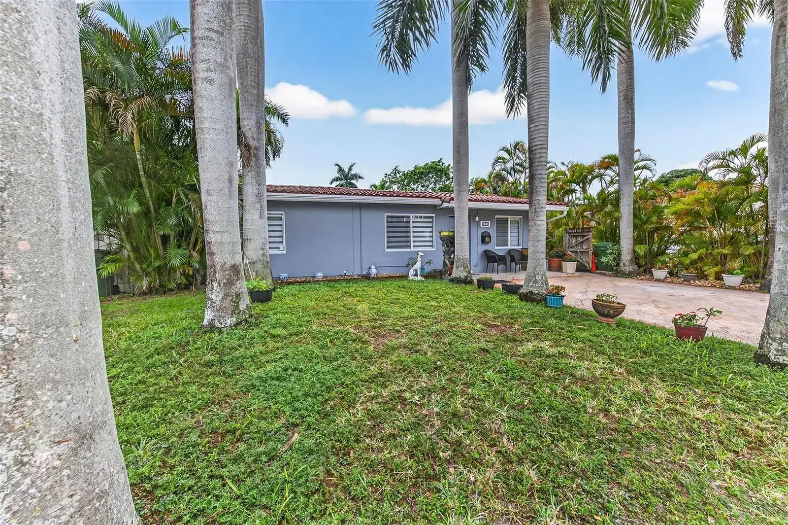 918 NE 4th Street, Hallandale Beach FL 33009 photo 3