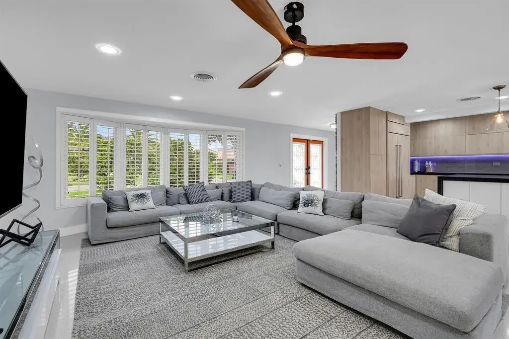 4710 NE 27th Avenue, Fort Lauderdale FL 33308
