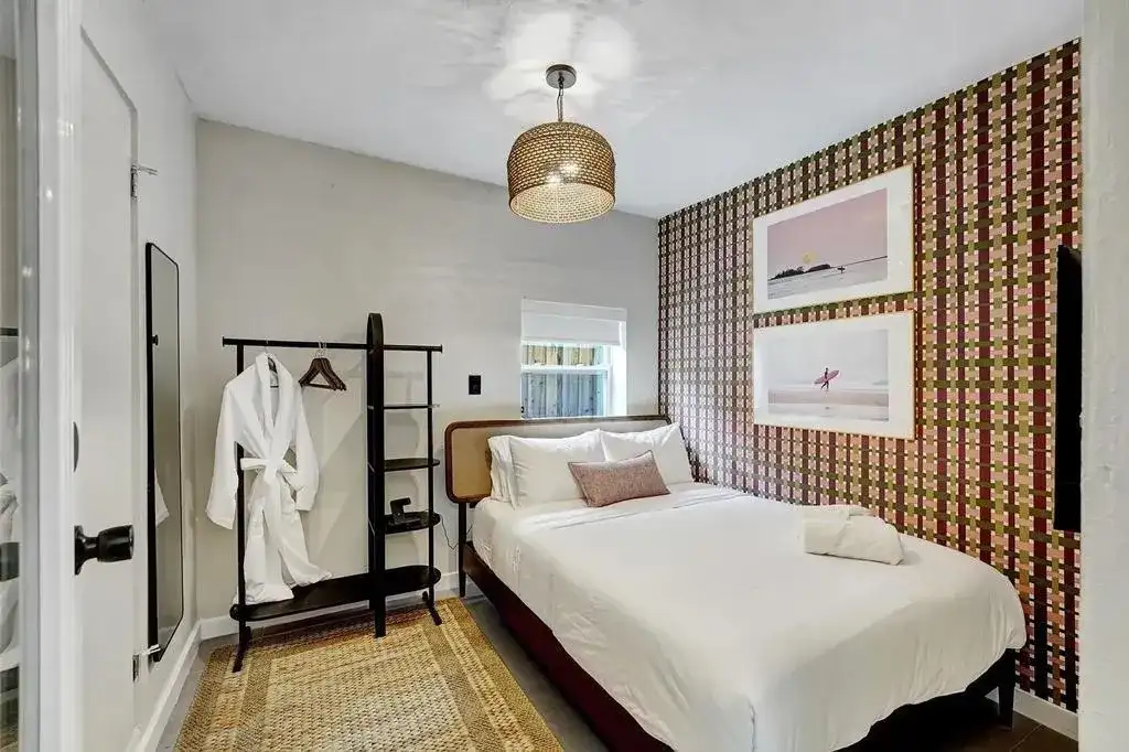 820 NE 17th Street, Fort Lauderdale FL 33305 photo 4