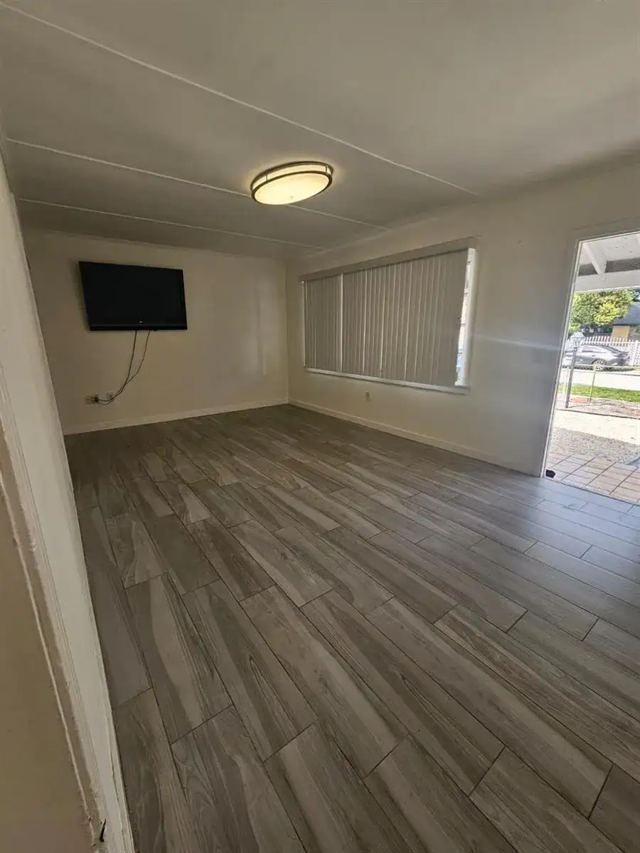 3500 NW 12th Street, Miami FL 33125 photo 5