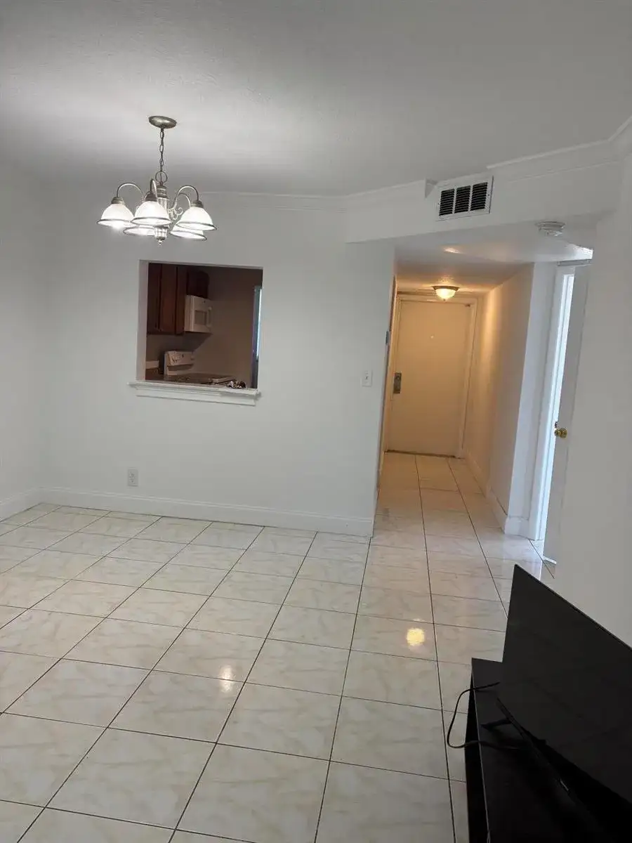 8000 Colony Circle # 201, Tamarac FL 33321 photo 5