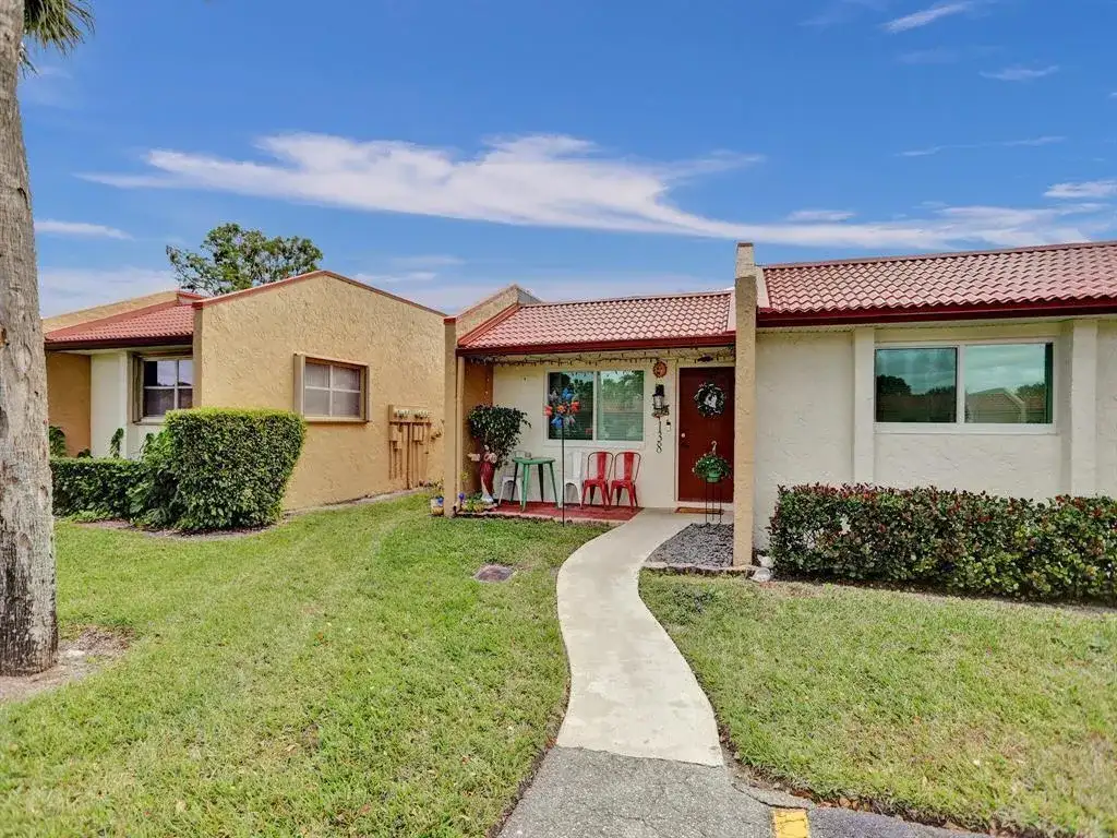 138 Lake Barbara Drive # 138, West Palm Beach FL 33411 photo 2