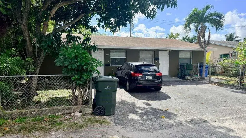 280 NE 40th Court, Oakland Park FL 33334