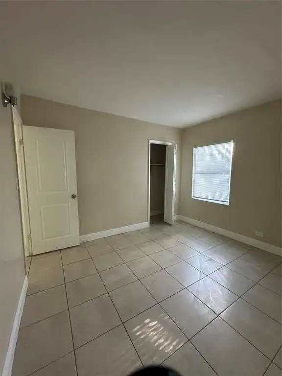 729 NW 17th Avenue, Fort Lauderdale FL 33311 photo 2