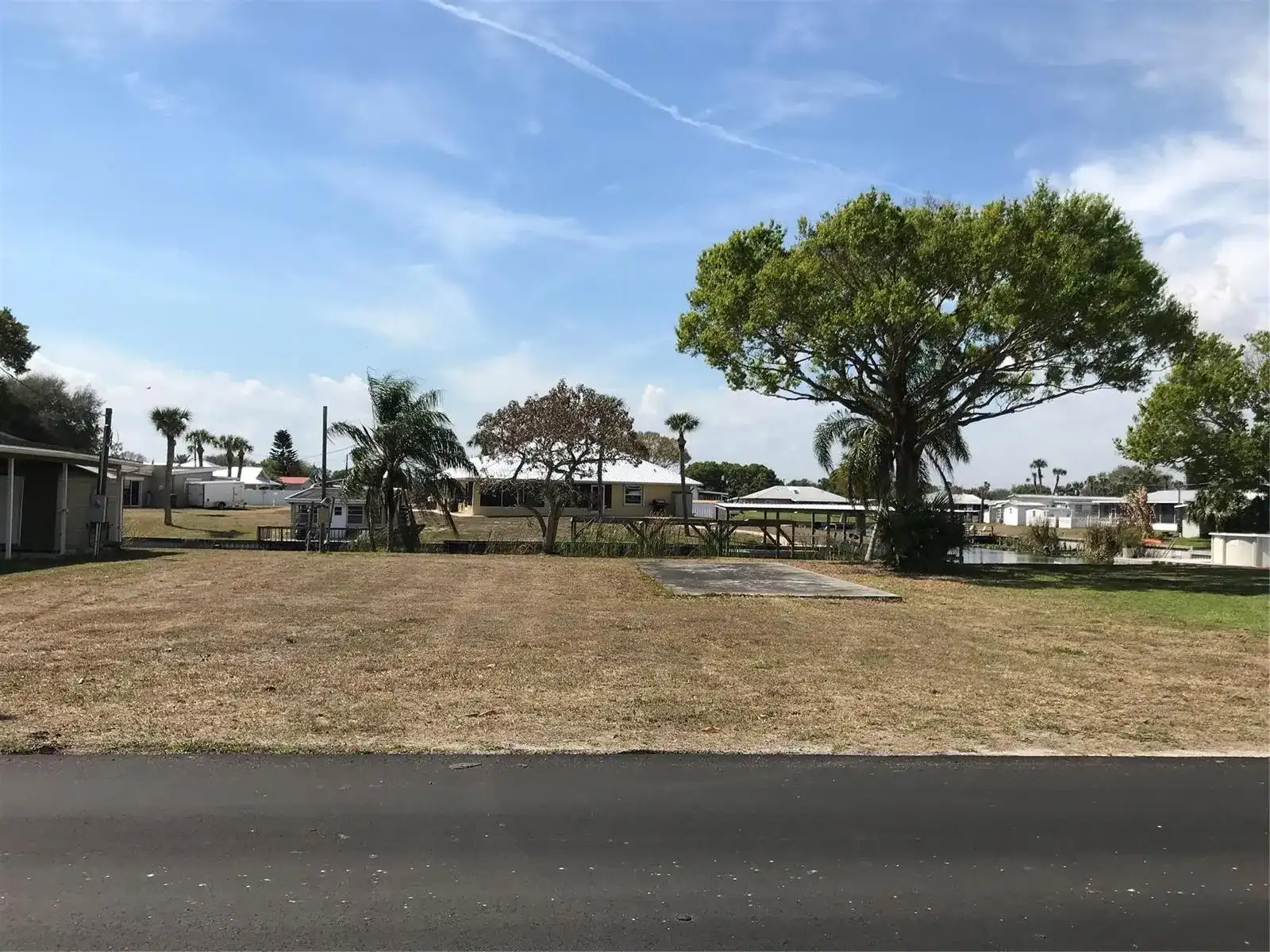 1460 Lake Drive, Okeechobee FL 34974