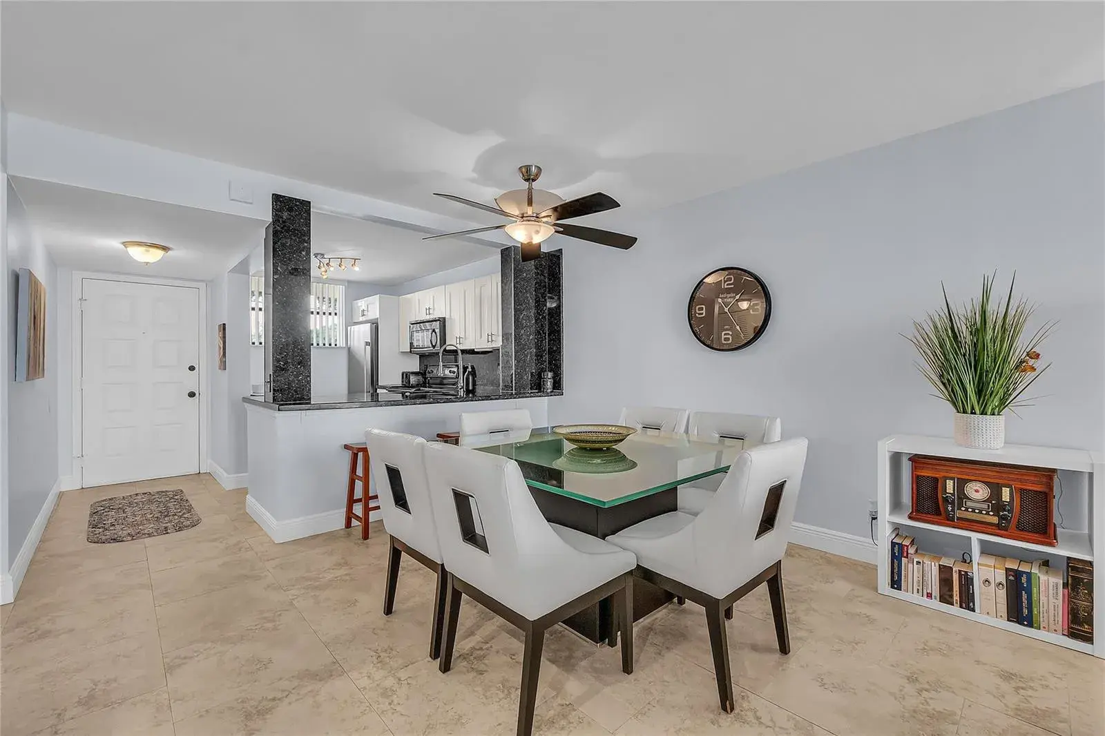 112 Lake Emerald Drive # 104, Oakland Park FL 33309