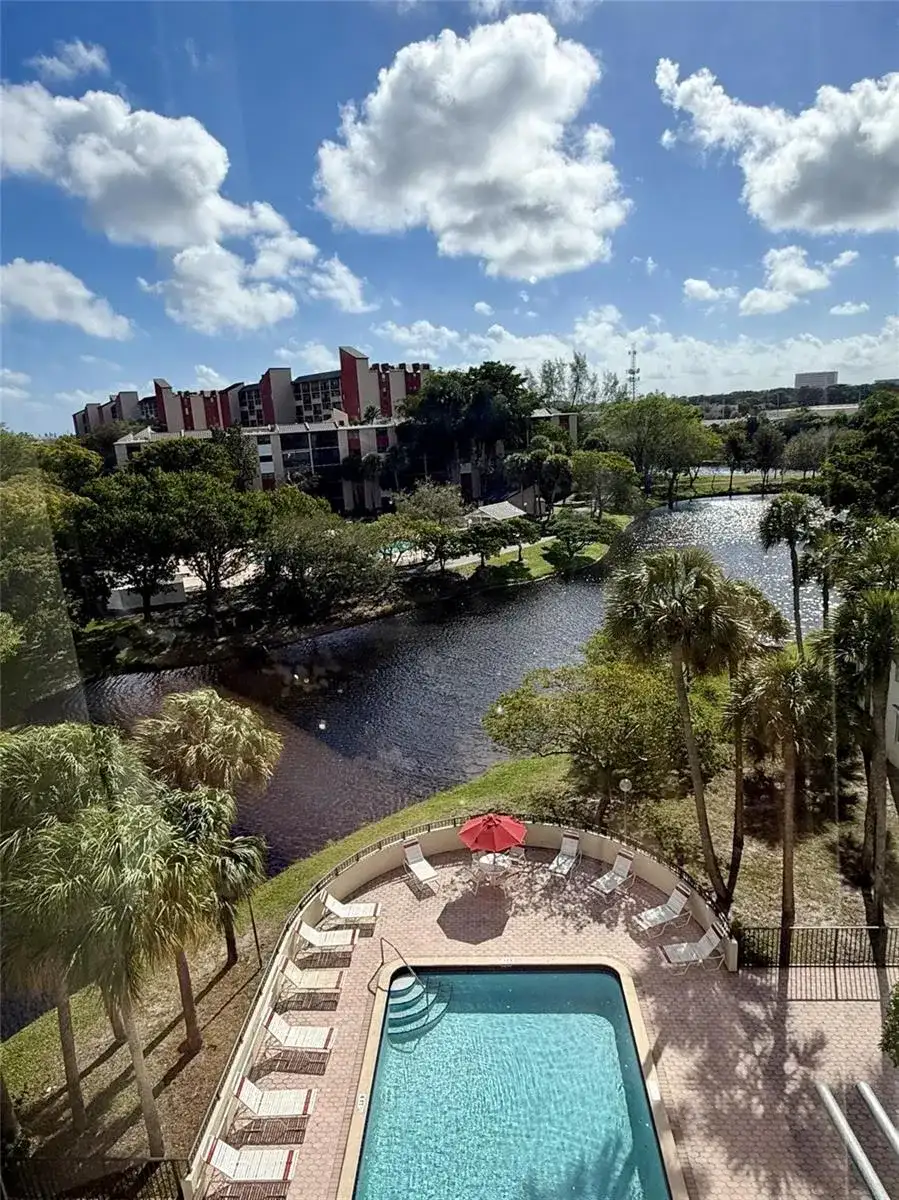 2304 S Cypress Bend Drive # 615, Pompano Beach FL 33069 photo 2