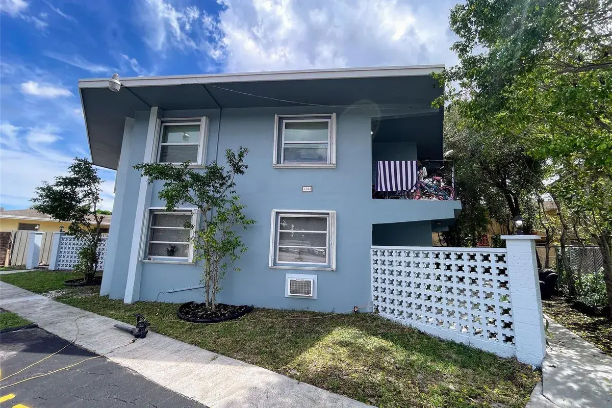 3760 SW 1st Street, Fort Lauderdale FL 33312
