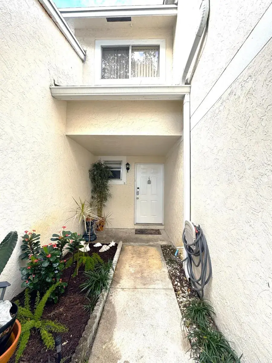 1997 Discovery Circle # 1997, Deerfield Beach FL 33442
