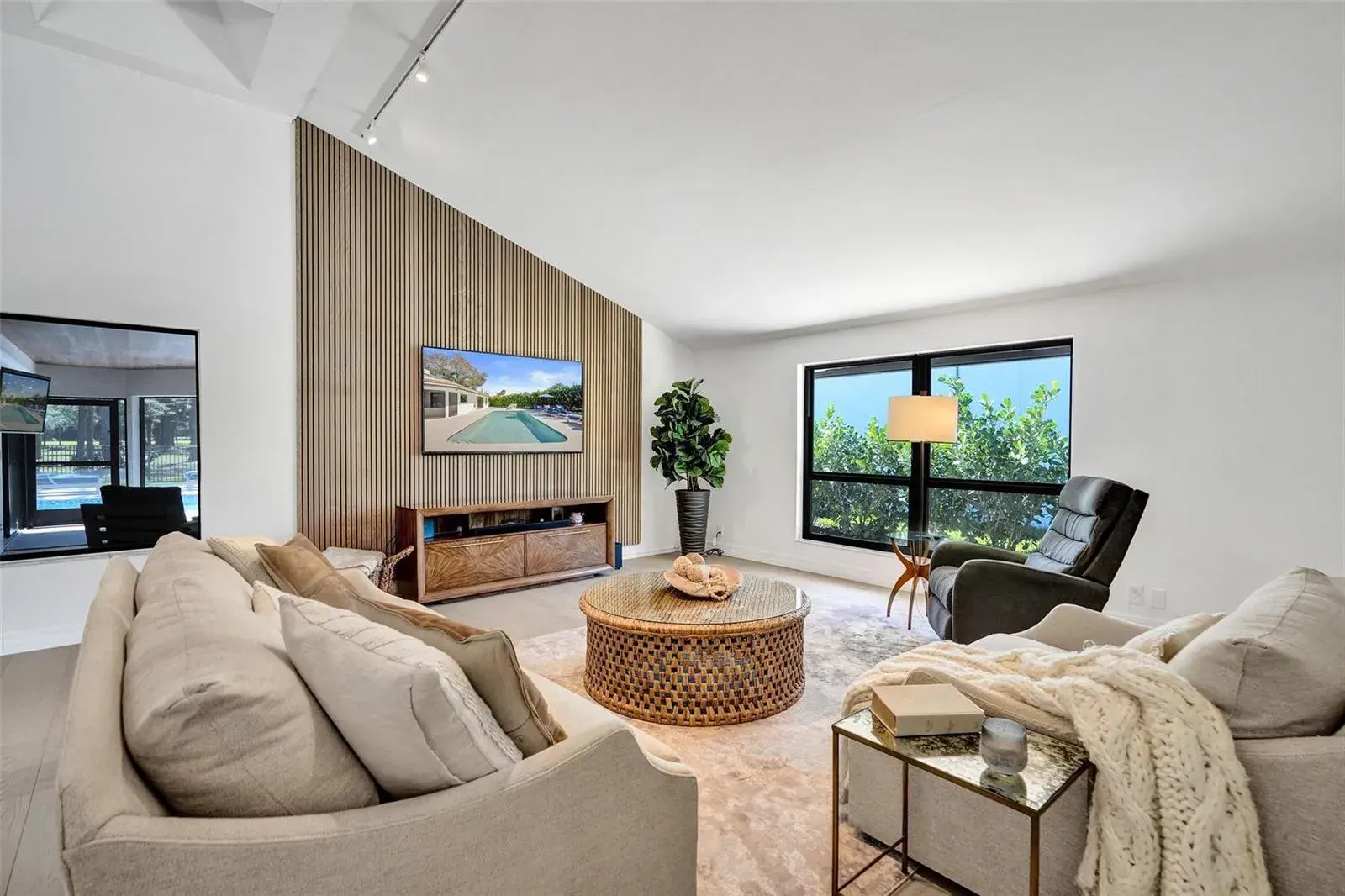 614 Lakewoode Circle W, Delray Beach FL 33445 photo 4