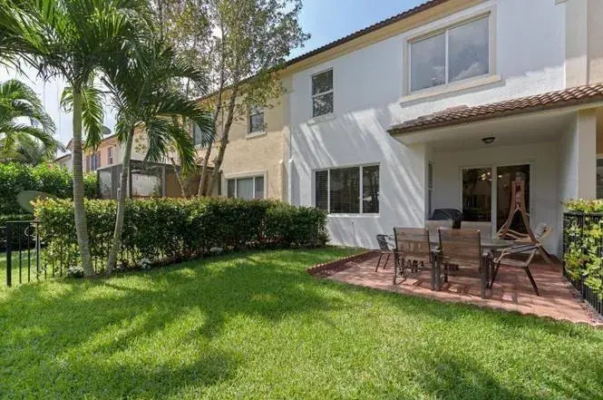 2086 Foxtail View Court, West Palm Beach FL 33411