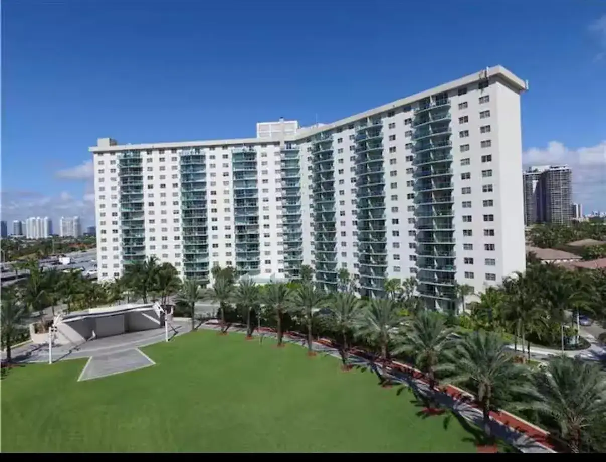 19370 Collins Avenue # 301, Sunny Isles Beach FL 33160