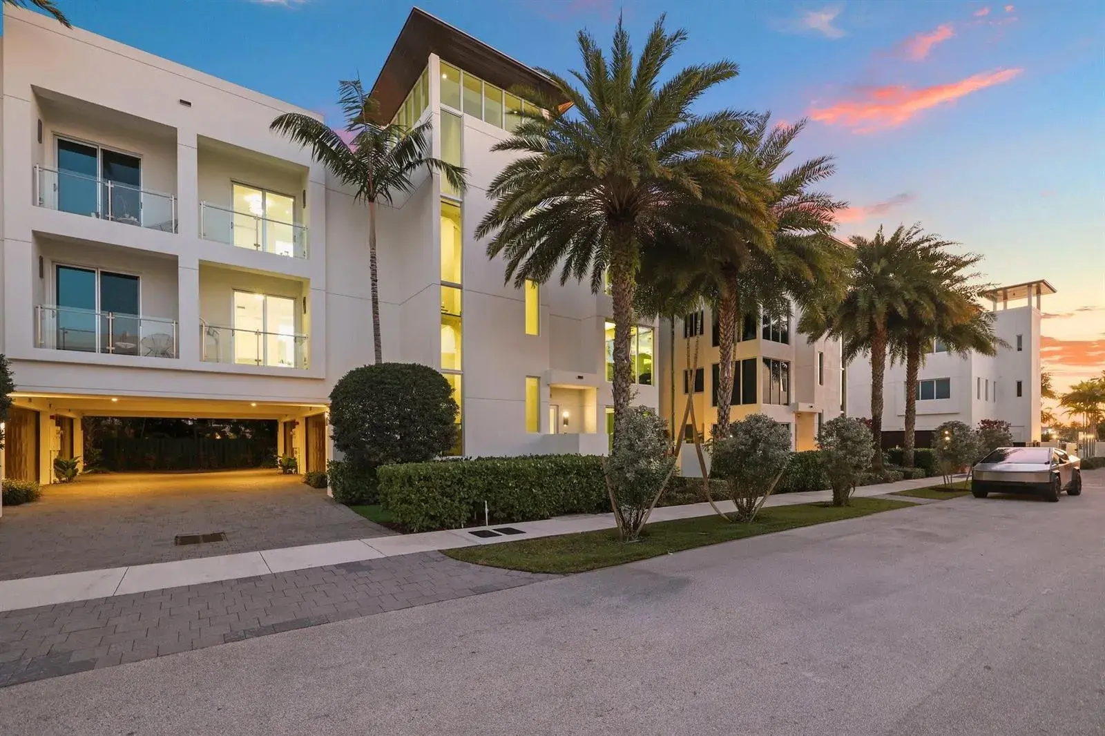 238 Shore Court, Lauderdale By The Sea FL 33308