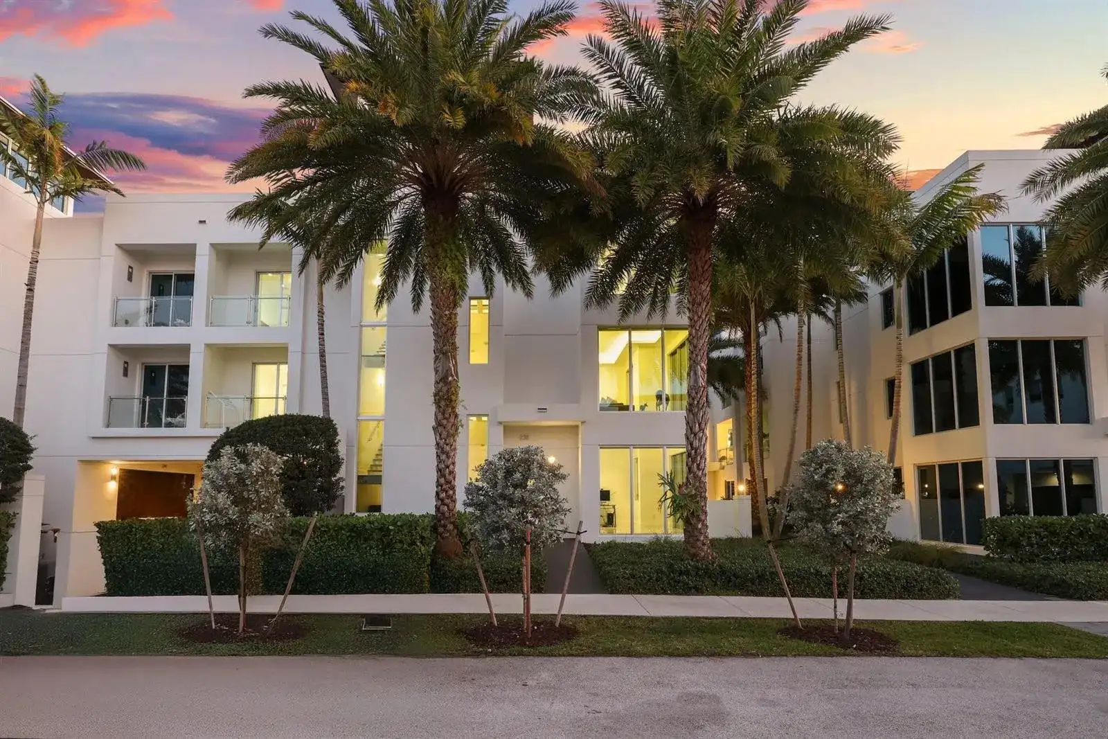 238 Shore Court, Lauderdale By The Sea FL 33308 photo 4