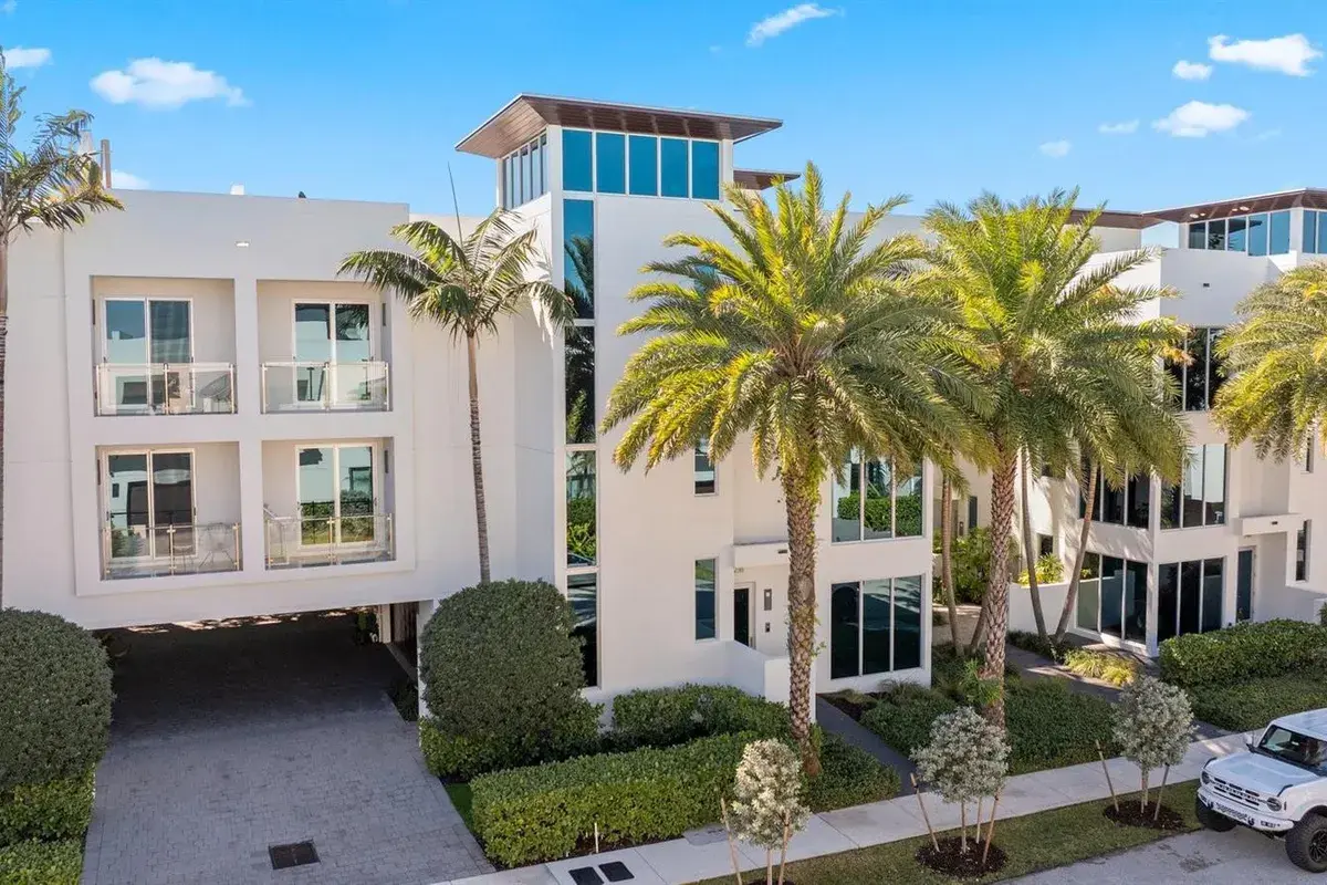 238 Shore Court, Lauderdale By The Sea FL 33308
