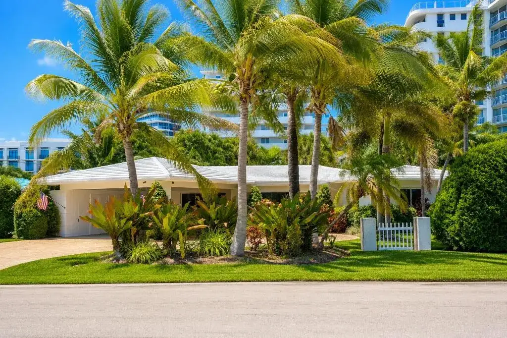 2200 NE 32nd Avenue, Fort Lauderdale FL 33305 photo 2